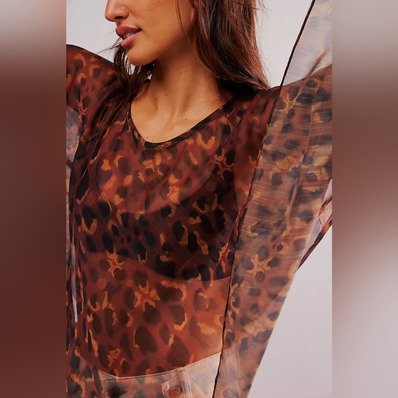 Angel Wing Poncho in Leopard NWT - ONE SIZE - Picture 6 of 13